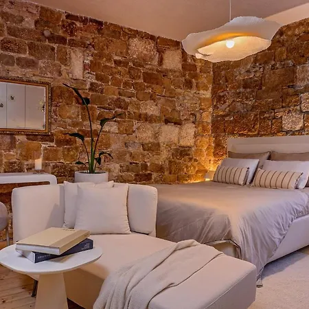 Palace Gates Apartment *